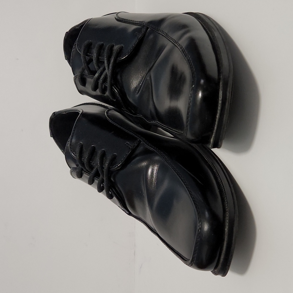 Dress shoes